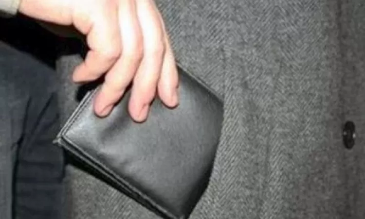 Ավտոբուսում դրամապանակ գողացողը հայտնաբերվել է. գողոնը ևս գտել են