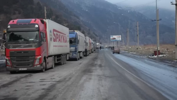 «Վերին Լարս»-ի ռուսական հատվածում բեռնատար մեքենաների համար ժամային սահմանափակումներ են մտցվել 