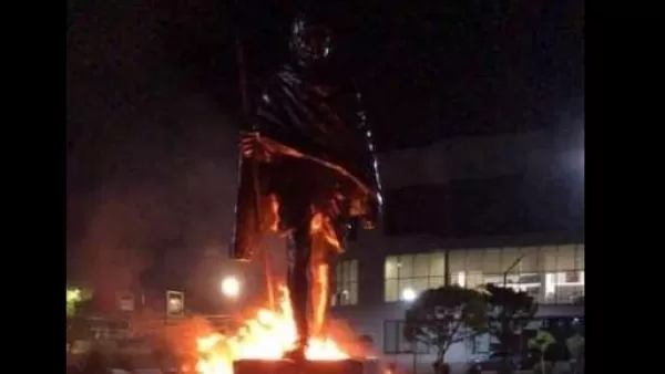 Երևանում անհայտ անձինք պղծել են Մահաթմա Գանդիի արձանը