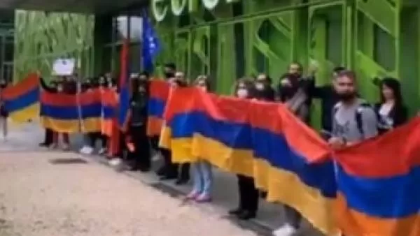 Լիոն քաղաքում հայերը բողոքի ցույց են անցկացնում՝ ընդդեմ թուրք-ադրբեջանական ագրեսիայի 