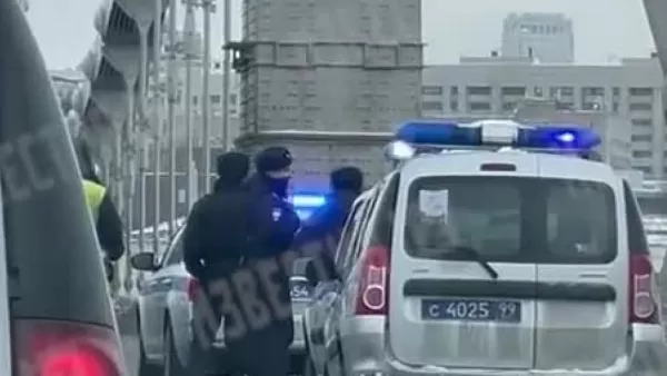 ՏԵՍԱՆՅՈՒԹ. ՌԴ-ում տղամարդը բարձրացել է կամրջի վրա և հրաժարվել է իջնել 