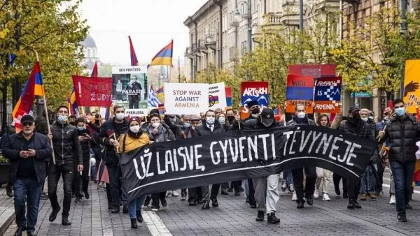 Լիտվայում հայ համայնքը քայլերթ է կազմակերպել՝ ի պաշտպանության Արցախի