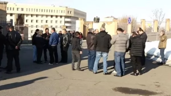 «Այնտեղ դեռ ունենք դիակներ, եւ Աստված չանի տվյալ հրամկազմի համար, որ այդ դիակները չհանենք». զոհված զինծառայողի հայր