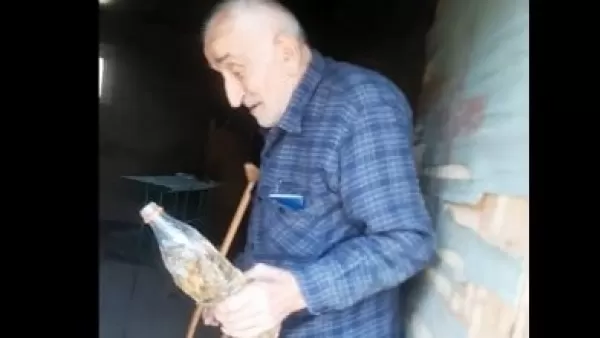 ՏԵՍԱՆՅՈՒԹ. Աղավնոյի 86-ամյա բնակիչն այրում է իր տունը