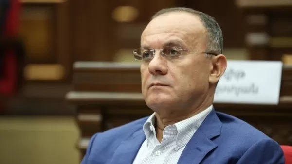 Ժողովուրդը թող ոտքի կանգնի և սրանց դուրս շպրտի, սրանք մեր երկիրը տանում են պարտությունների շարանի․ Օհանյան 
