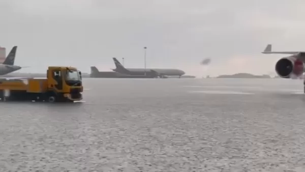 Ինքնաթիռները ջրի մեջ են․ տեսանյութ՝  «Շերեմետևո» օդանավակայանից
