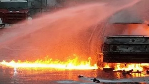 Գյումրիում 2 մարդատար մեքենա է այրվել