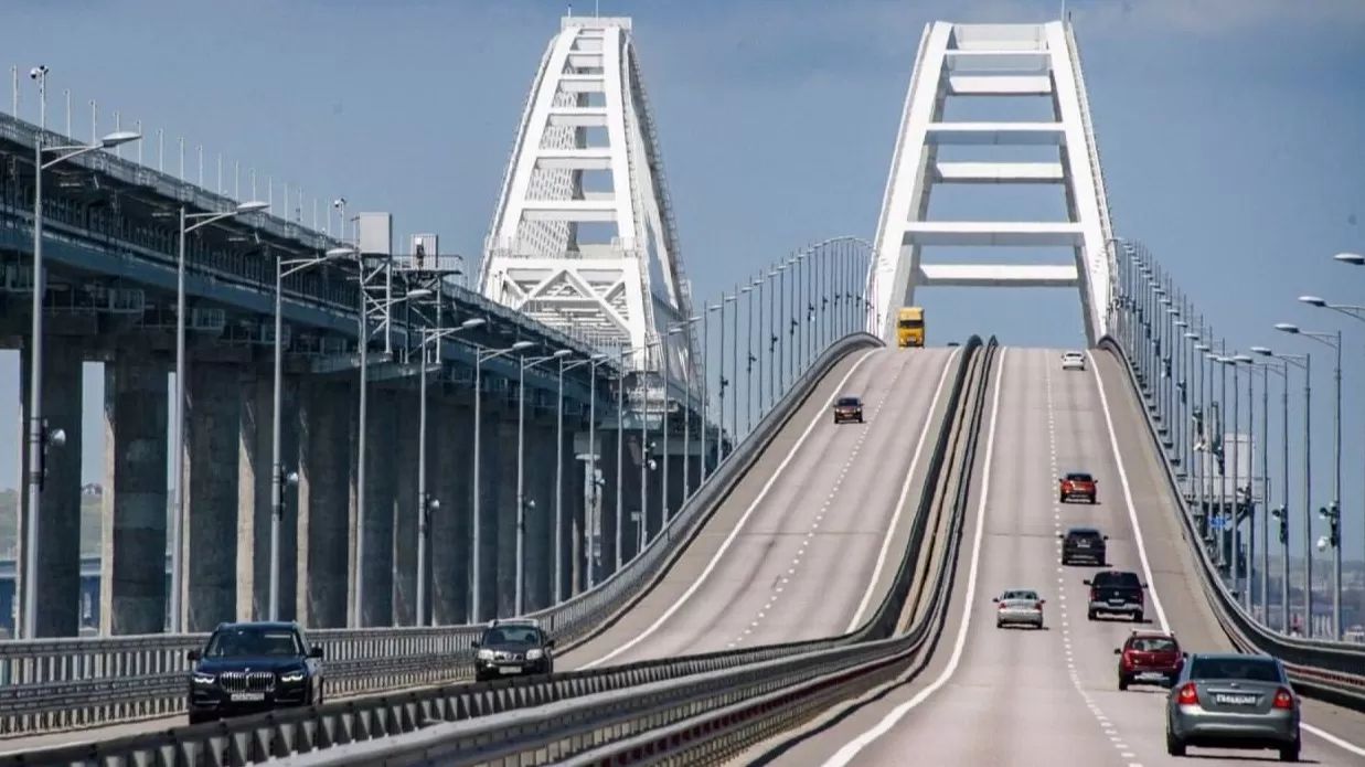 Նախատեսվածից 39 օր շուտ Ղրիմի կամուրջը բացվել է մեքենաների երթևեկության համար