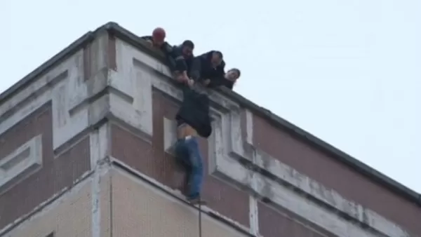 Երևանում` քաղաքացին սպառնում է նետվել բարձրահարկ շենքից. ԱԻՆ