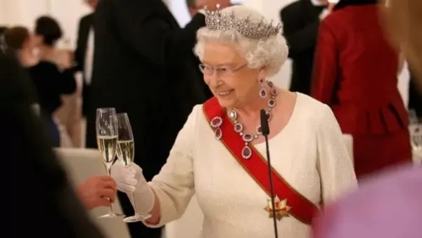 Մեծ Բրիտանիայի 95-ամյա թագուհի հրաժարվել է ալկոհոլից 