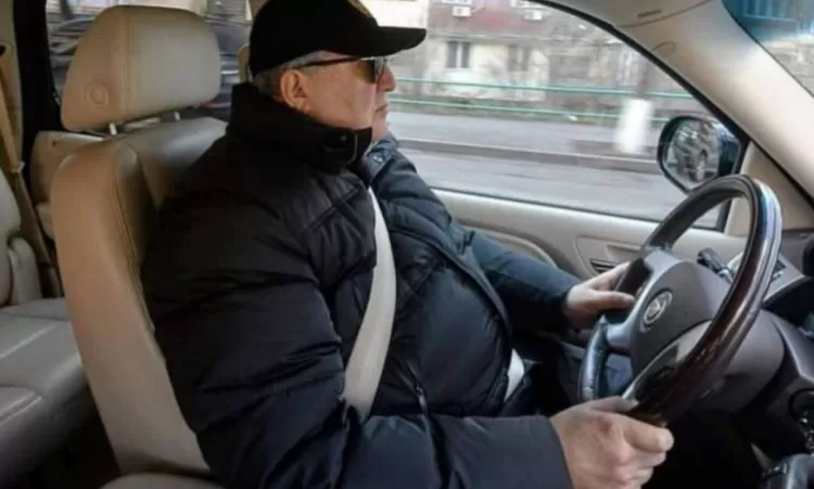 Նախագահ Արմեն Սարգսյանը հանգստյան օրերին սիրում է մեքենա վարել Երևանում