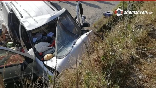 Սպիտակում գյուղմթերքով բարձված մեքենան բախվել է պարսպին. վարորդը տեղում մահացել է