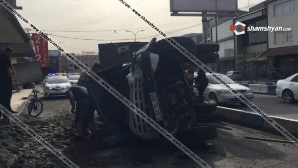 Վթար Երևան-Էջմիածին ավտոճանապարհին․ ավազով բարձված ЗИЛ-ը կողաշրջվել է