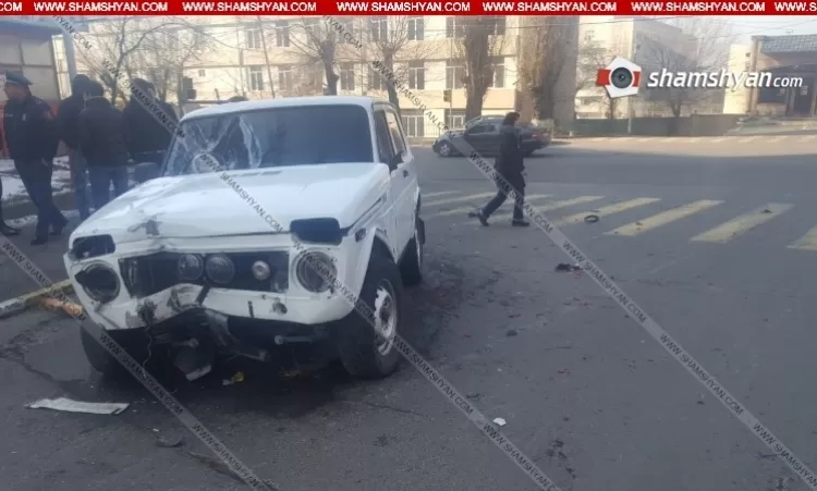 Ավտովթար Երևանում. մեքենաներից մեկը տապալել է «սվետաֆորը»