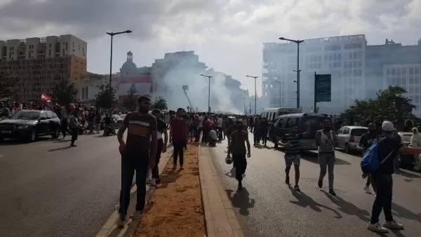 Բեյրութում հզոր պայթյունից հետո խոշոր ցույցեր են. ոստիկանությունն արցունքաբեր գազ է կիրառել