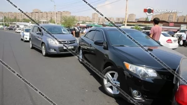 Րաֆֆու փողոցում քարշակի վրայից Mercedes-ը պոկվել ու բախվել է Toyota-ին, Toyota-ն էլ Mazda-ին. Shamshyan