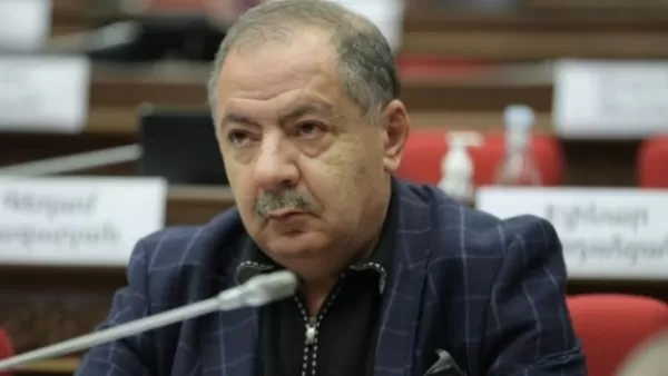 «Այս պայմաններում գունագեղ, մասշտաբային նշել անկախության օրը, ուղղակի զառանցանք է, աներեսության ևս մեկ դրսեւորում»». Վարդանյան 