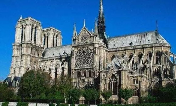  Փարիզի Աստվածամոր տաճարի վերականգնման համար օգնություն են տրամադրում տարբեր կառույցներից