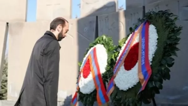 Արարատ Միրզոյանը հարգանքի տուրք է մատուցել Ապրիլյան պատերազմի զոհերի հիշատակին