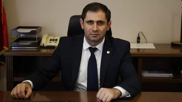 Փաշինյանը Սուրեն Պապիկյանին 5 օրով արձակուրդ է տվել  