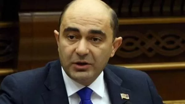 «Ով մի տեղից 1 մլն դոլար է գտնում, կուսակցություն է բացում».  Մարուքյան