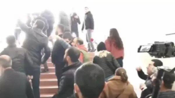 ՏԵՍԱՆՅՈՒԹ. Ցուցարարները ուժով ներխուժեցին ԵՊՀ շենք 