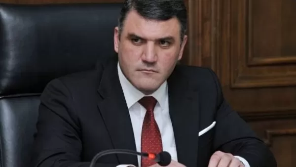 Զոհրաբ Մնացականյանը կապտակեր Փաշինյանին․ «Ժողովուրդ»