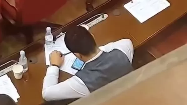 ՏԵՍԱՆՅՈՒԹ. ՔՊ-ական պատգամավորն ԱԺ նիստի ժամանակ խաղ է խաղում. Factor