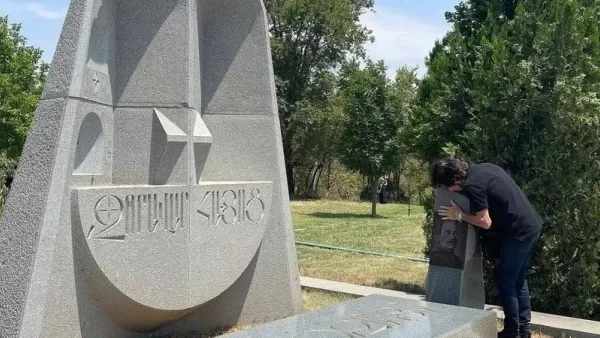 ԼՈՒՍԱՆԿԱՐՆԵՐ. Ձախ Հարութը վերադարձել է Հայաստան և այցելել է Եռաբլուր 