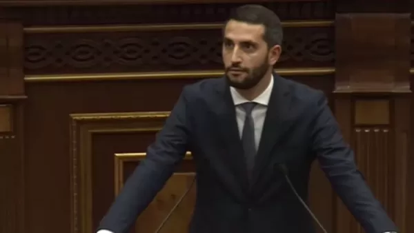 ՏԵՍԱՆՅՈՒԹ. Այս ամբիոնից արդեն որերորդ անգամ հնչում է կապիտուլյացիա բառը, ինձ համար շատ զարմանալի է այս բառի կիրառումը. Ռուբինյան 