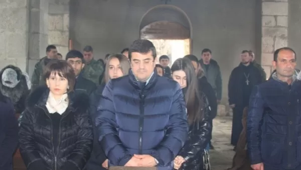 Արայիկ Հարությունյանն ընտանիքի հետ Ամարասի վանքում   