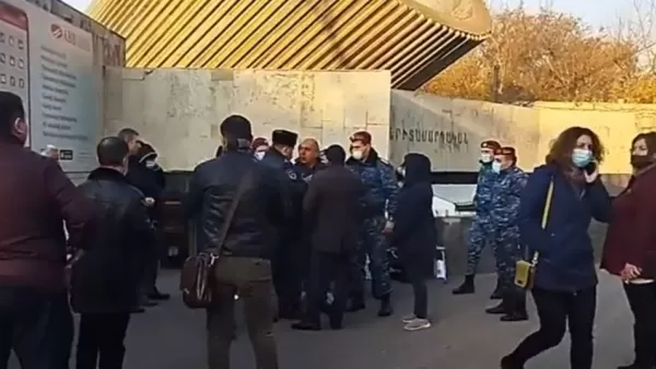 ՏԵՍԱՆՅՈՒԹ․ Ոստիկանները բռնություն են կիրառում անդամների նկատմամբ․ Նաիրի Հոխիկյան