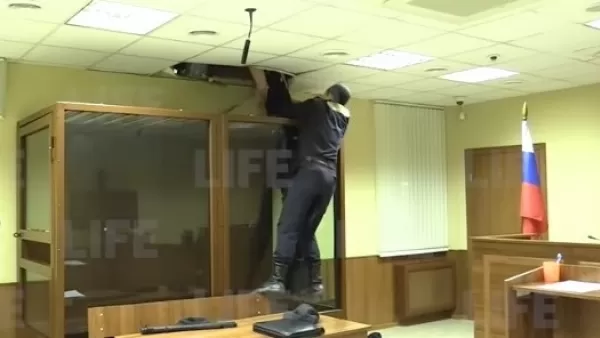 ՏԵՍԱՆՅՈՒԹ. Մոսկվայում ամբաստանյալը դատարանից առաստաղի միջոցով փախչելու փորձ է կատարել 