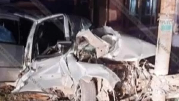 Գյումրում մեքենան բախվել է էլեկտրասյանը. կա 3 տուժած
