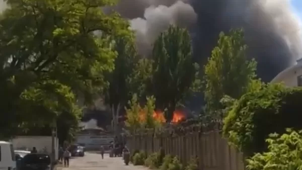 ՏԵՍԱՆՅՈՒԹ.  Ուկրաինայի զինված ուժերը գնդակոծել են Դոնեցկը. բնակելի շենքերում, գործարաններում  հրդեհներ են