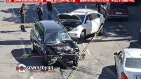 Խոշոր ավտովթար՝ Երևանում. բախվել են Volvo-ն ու Lexus-ը, կա 4 վիրավոր