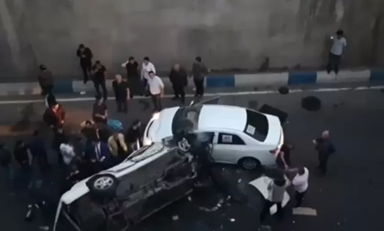 ՏԵՍԱՆՅՈՒԹ. Խոշոր ավտովթարՙ Սարալանջի փողոցում. ավտոմեքենաներից մեկն ընկել է մյուսի վրա