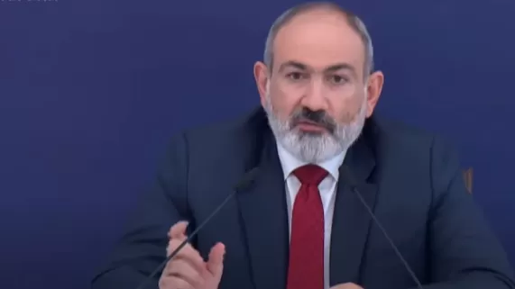 ՏԵՍԱՆՅՈՒԹ․ Լարված խոսակցություն՝ վարչապետի և լրագրողի միջև