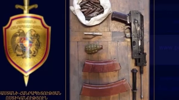 ՏԵՍԱՆՅՈՒԹ. Ոստիկանության բաժիններում «Կալաշնիկով», նռնակ և ապօրինի այլ զենքեր են հանձնվել