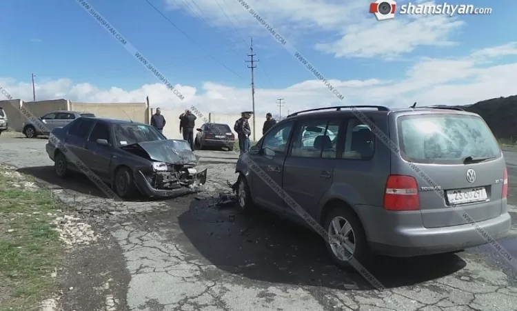 Նոր Գեղիի մոտ մեքենաներ են միմյանց բախվել. վարորդները հիվանդանոցում են 
