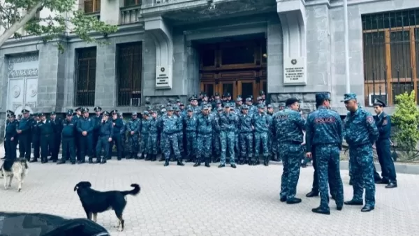 ԼՈՒՍԱՆԿԱՐՆԵՐ. Ոստիկանական զորք` զոհված զինծառայողների ծնողների դեմ
