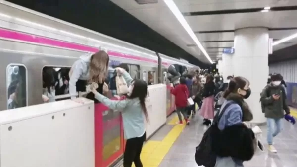 ՏԵՍԱՆՅՈՒԹ. Ճապոնիայի մետրոյում Ջոկերի կոստյումով տղամարդը 17 հոգու դանակահարել է